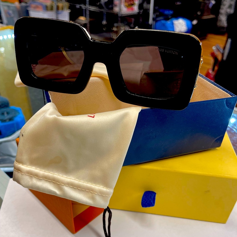Sun glasses